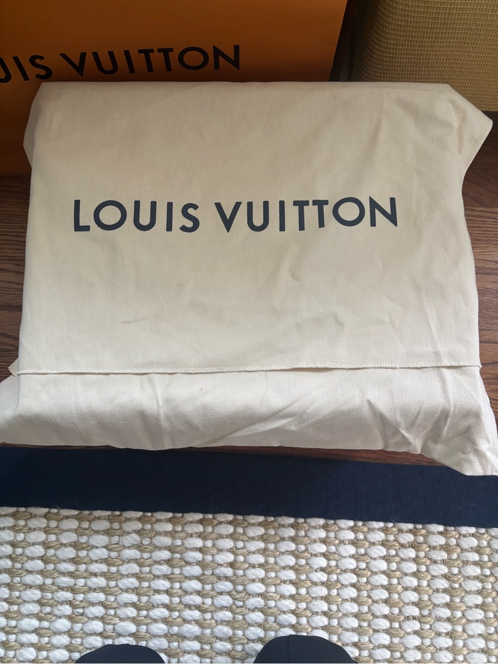 Authentic Louis Vuitton OnTheGo MM Monogram Empreinte Black Like New - Picture 10 of 15